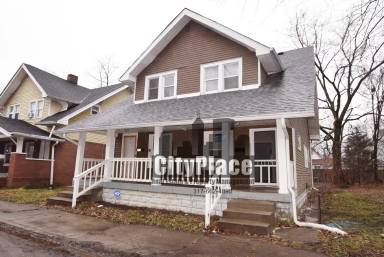 Main picture of 404 N Parker Ave
