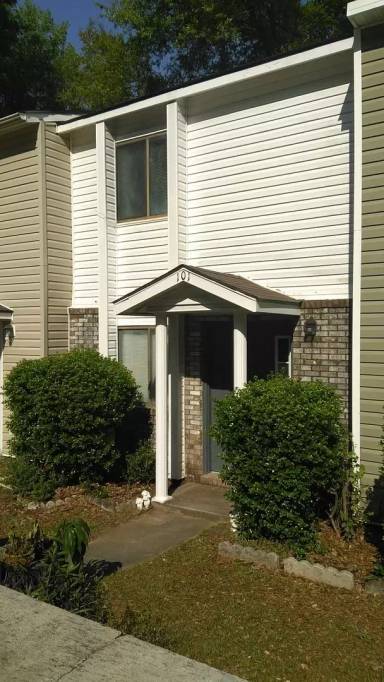 Main picture of 101 Candlebrook Dr