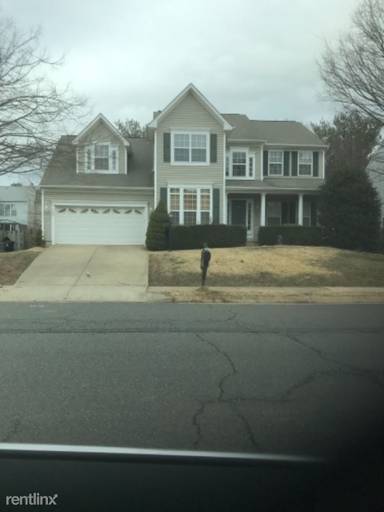 Main picture of 604 Marshall Dr NE