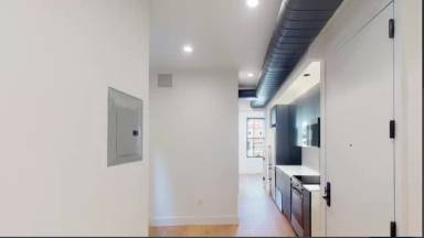 Main picture of 77 E 3rd St
