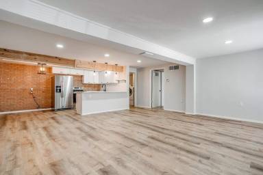 Main picture of 3562 W 4th St