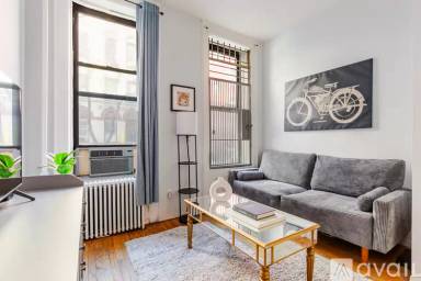 Main picture of 104 Mac Dougal St