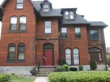 Main picture of 747 W 4th St