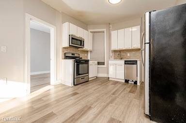 Main picture of 5004 Palisade Ave