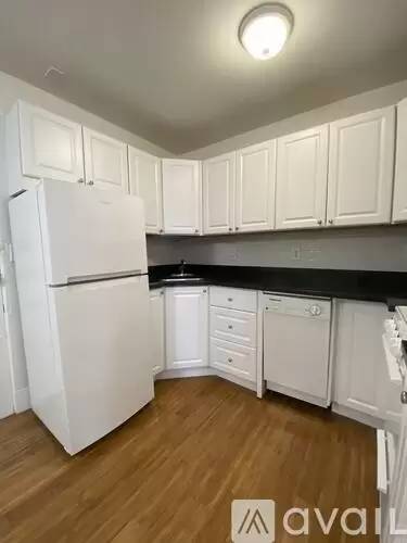 Main picture of 64 Hemenway St