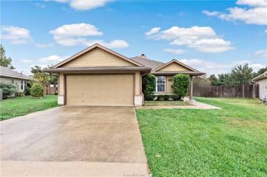 Main picture of 3903 Crown Ridge Ct