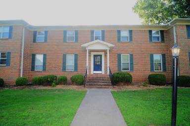Main picture of Upper Floor Condo, Great Area