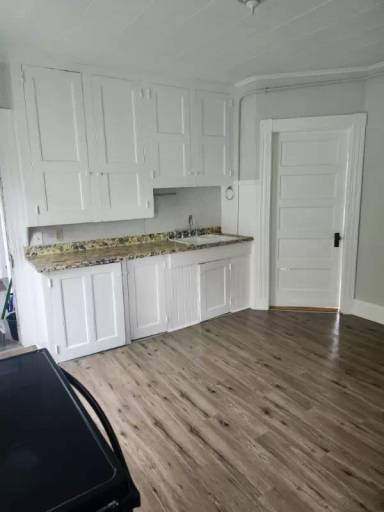 Main picture of 100 Winter St