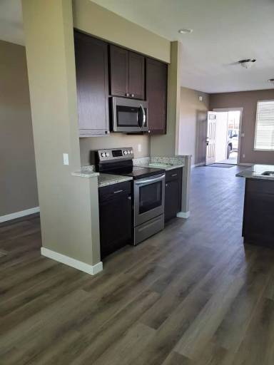 Main picture of 1004 W Kristine St