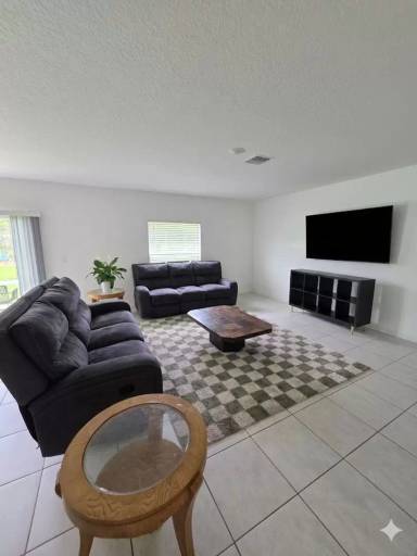 Main picture of 216 Citrine Loop