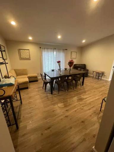 Main picture of 409 Edgewood Dr