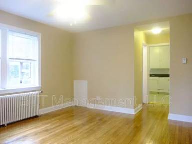 Main picture of 8405 Greenwood Ave