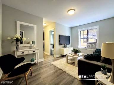 Main picture of 429 1/2 W Belden Ave