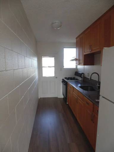 Main picture of 915 Hikina Ln