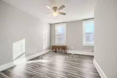 Main picture of 2706 E Biddle St