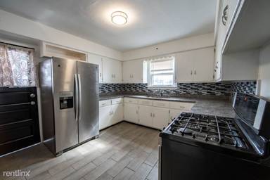 Main picture of 1651 N Harding Ave