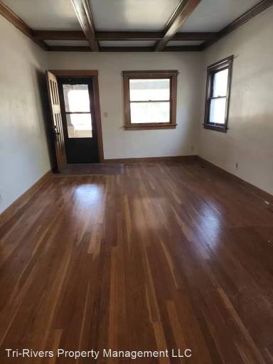 Main picture of 120 E Prescott Ave