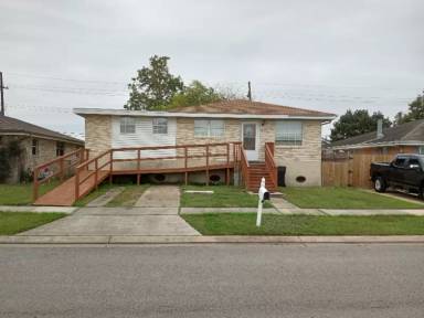 Main picture of 2408 Francis St