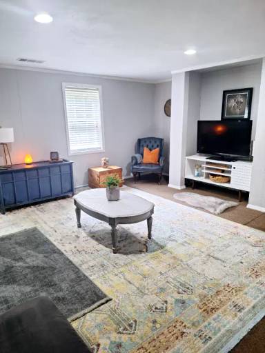 Main picture of 590 Virginia Highlands