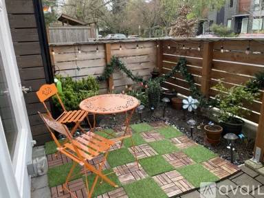 Main picture of 122 17th Ave E