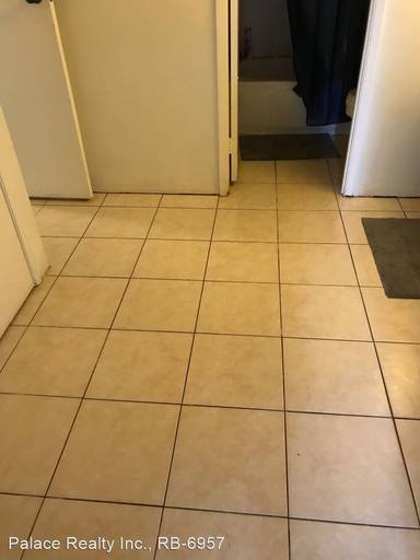 Main picture of Kukui Plaza