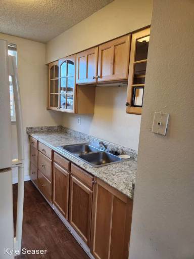 Main picture of 975 Sir Galahad Dr