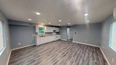 Main picture of 150 W Olive St