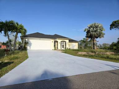 Main picture of 1019 Angelo Ave