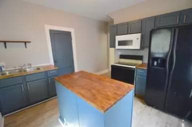 Main picture of 2504 Boulevard Pl
