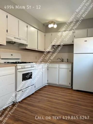 Main picture of 4994 Main St