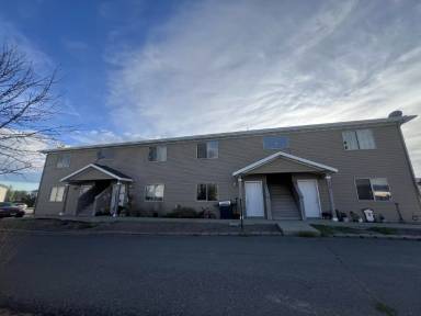 Main picture of 906 E Main St
