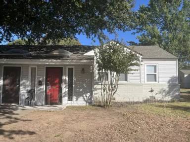 Main picture of 1427 E 38th Pl