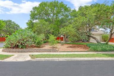 Main picture of 9519 Rocksprings St