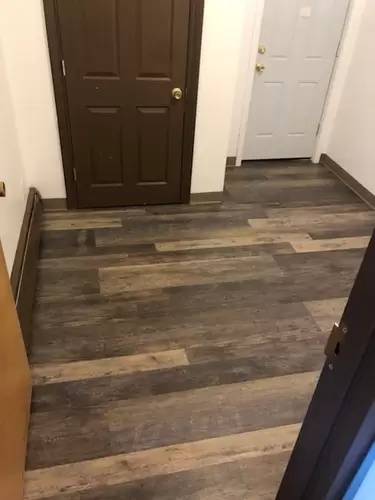 Main picture of 261 W Monroe St