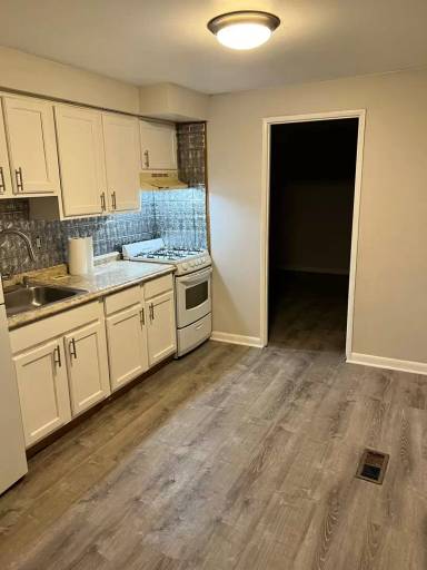 Main picture of 7312 Rockwell Ave