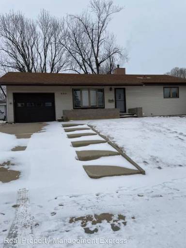 Main picture of 600 S Jessica Ave