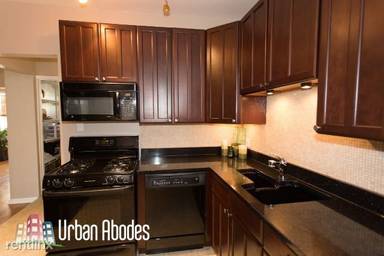 Main picture of 4312 N Clarendon Ave