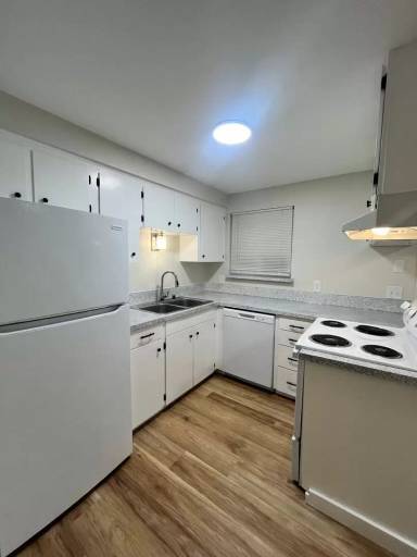 Main picture of 1323 E Reserve St