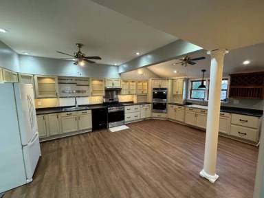 Main picture of 337 Beach Ave