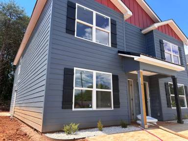 Main picture of 2725 34th Street Pl NE