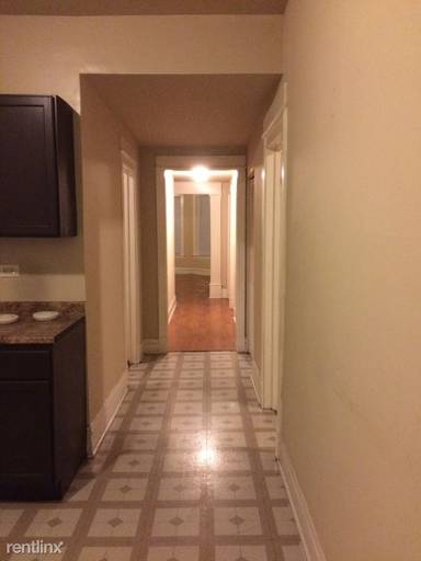 Main picture of 6211 S Rockwell St