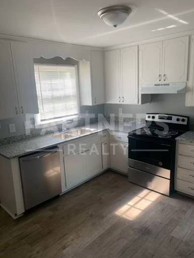 Main picture of 740 Coliseum Blvd
