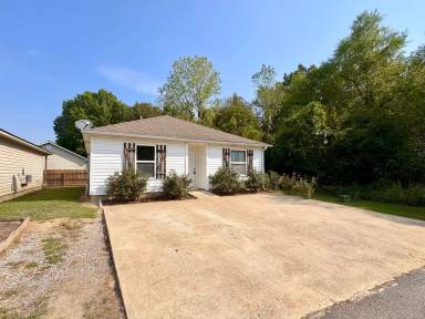 Main picture of 60 Sophie Jo Ln
