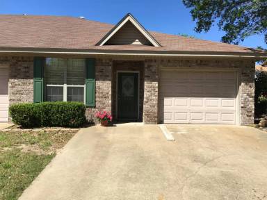 Main picture of 811 E McDonald St