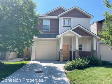 Main picture of 587 S Pine Tree Ln