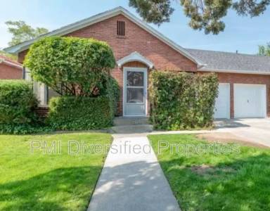 Main picture of 2645 Lakeside Dr