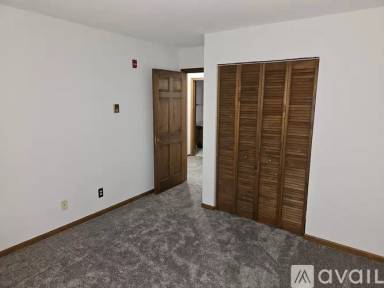 Main picture of 1224 E Decorah Rd