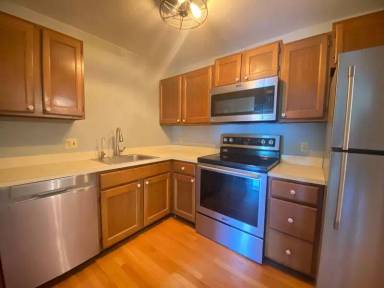 Main picture of 1 Bristol Ct