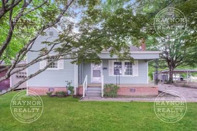 Main picture of 206 Layton St