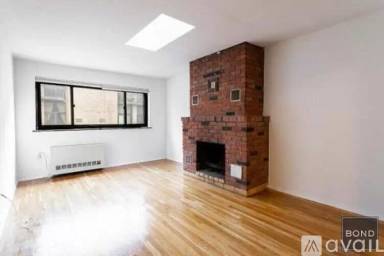 Main picture of 214 E 24th St